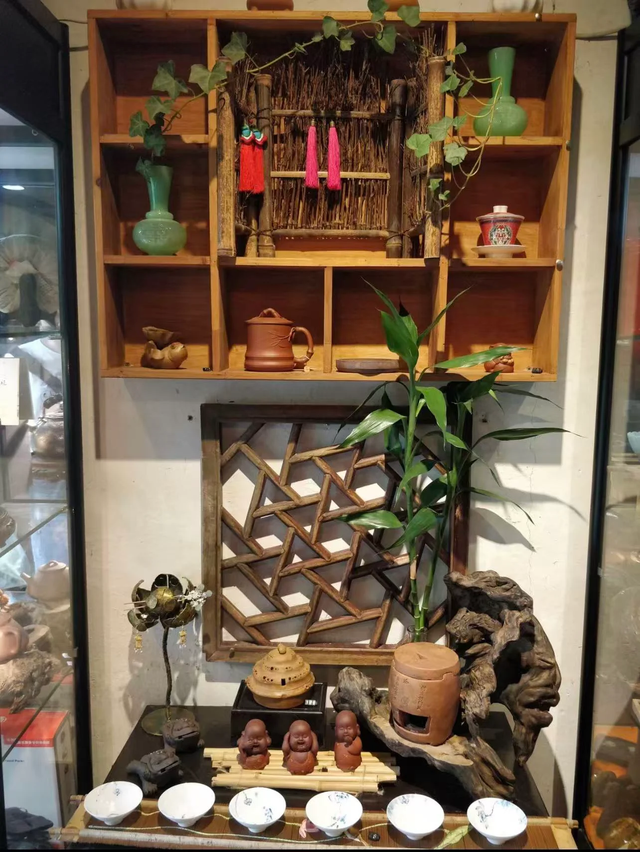 半尘茶室的器物陈设、展示墙与茶具细节